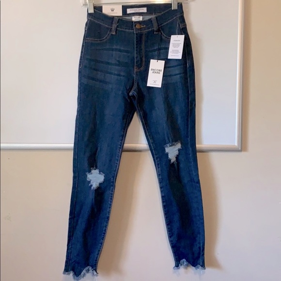 🆕High Rise Distressed Jeans - Picture 3 of 4